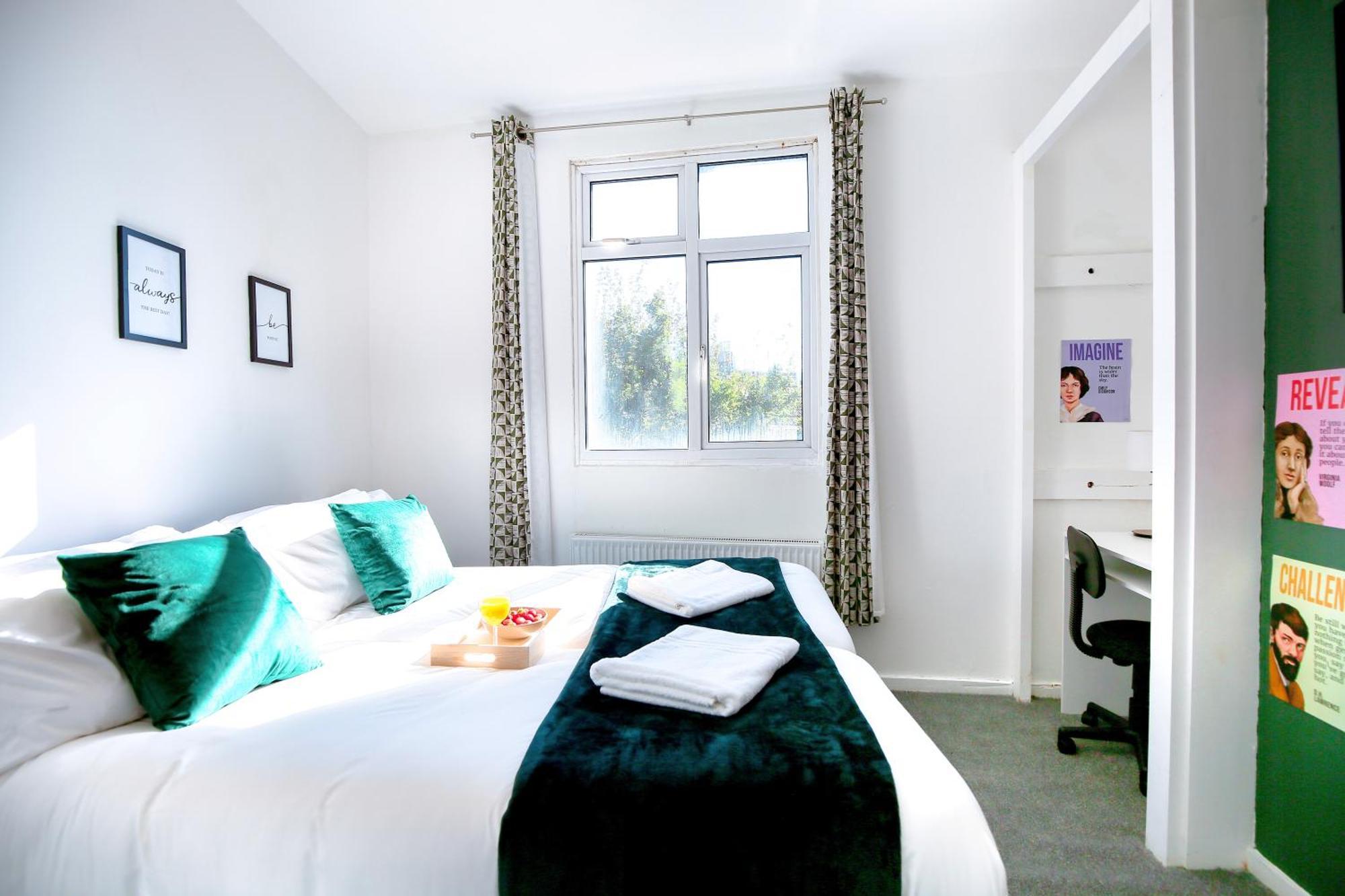 Three Bedroom House By Peacegrove Homes Short Lets & Serviced Accommodation Brighton With Free Wifi & Pet Friendly Eksteriør billede